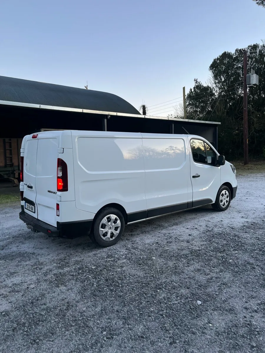Renault Trafic Van - Image 2