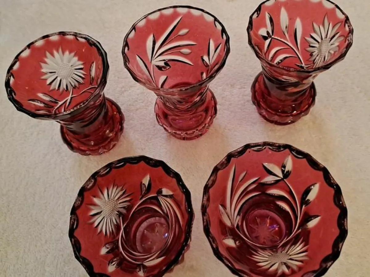 Vintage ruby red crystal bud vase - Image 4