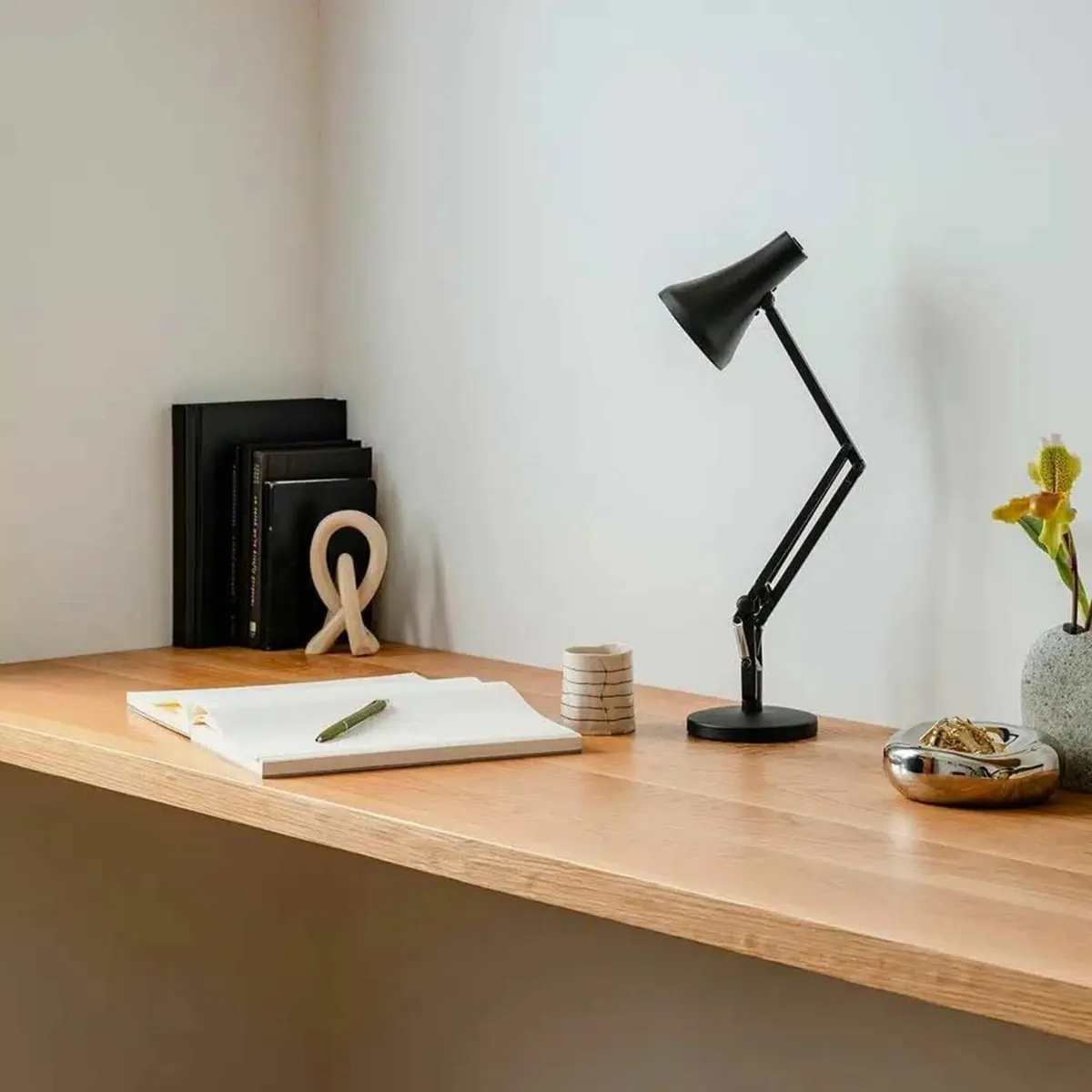 90 Mini Desk Lamp Carbon Black LED Low Energy - Image 3