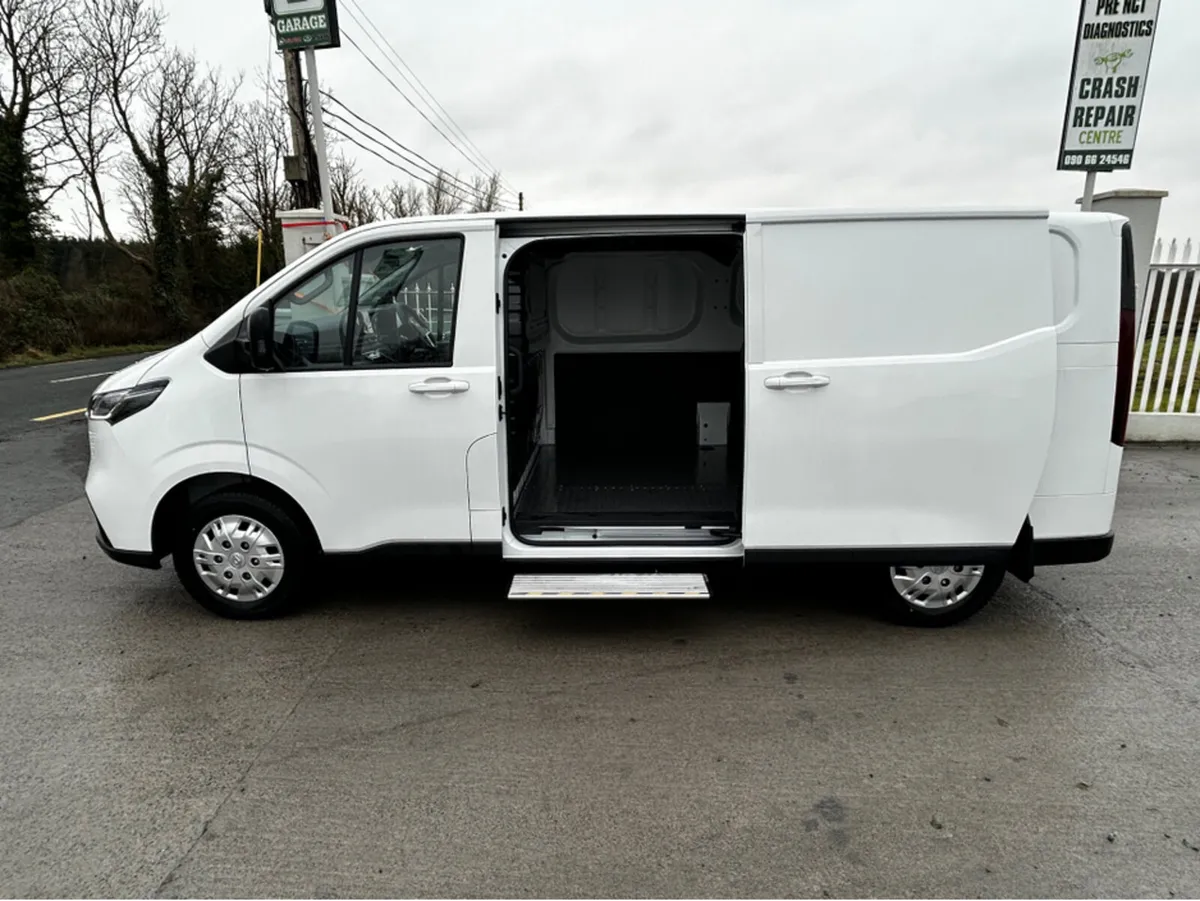 Maxus DELIVER 7 IN STOCK READY FOR IMMEDIATE DELIV - Image 4