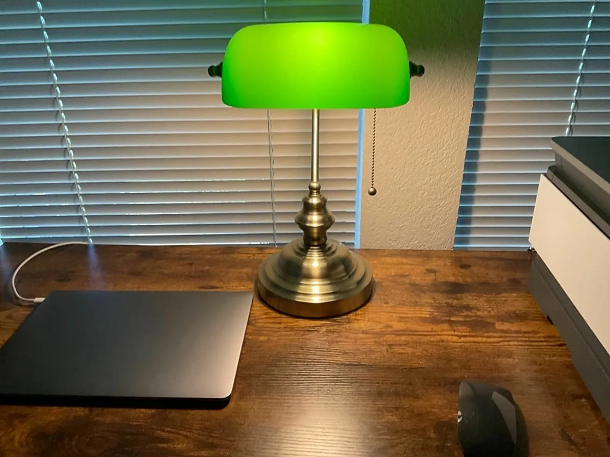 Green Glass Bankers Desk Lamp with Pull Chain - Image 2