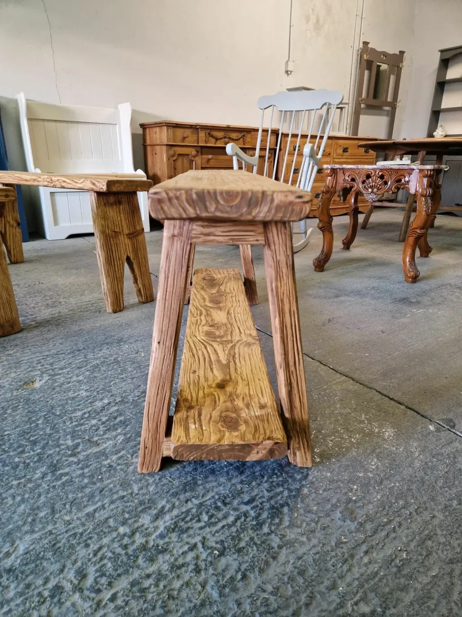 Reclaimed pine rustic style shoe benchs - Image 3