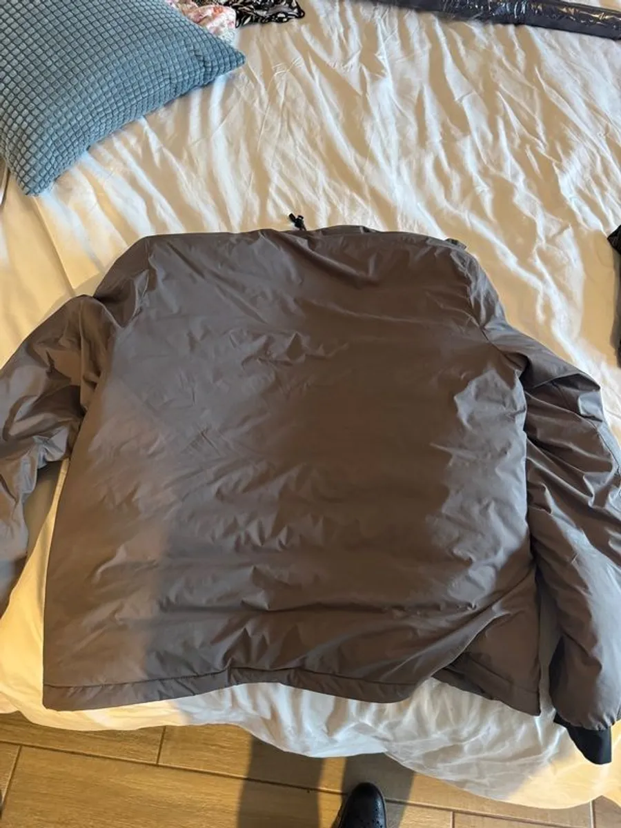 Canada Goose Lodge men's jacket large - Image 2