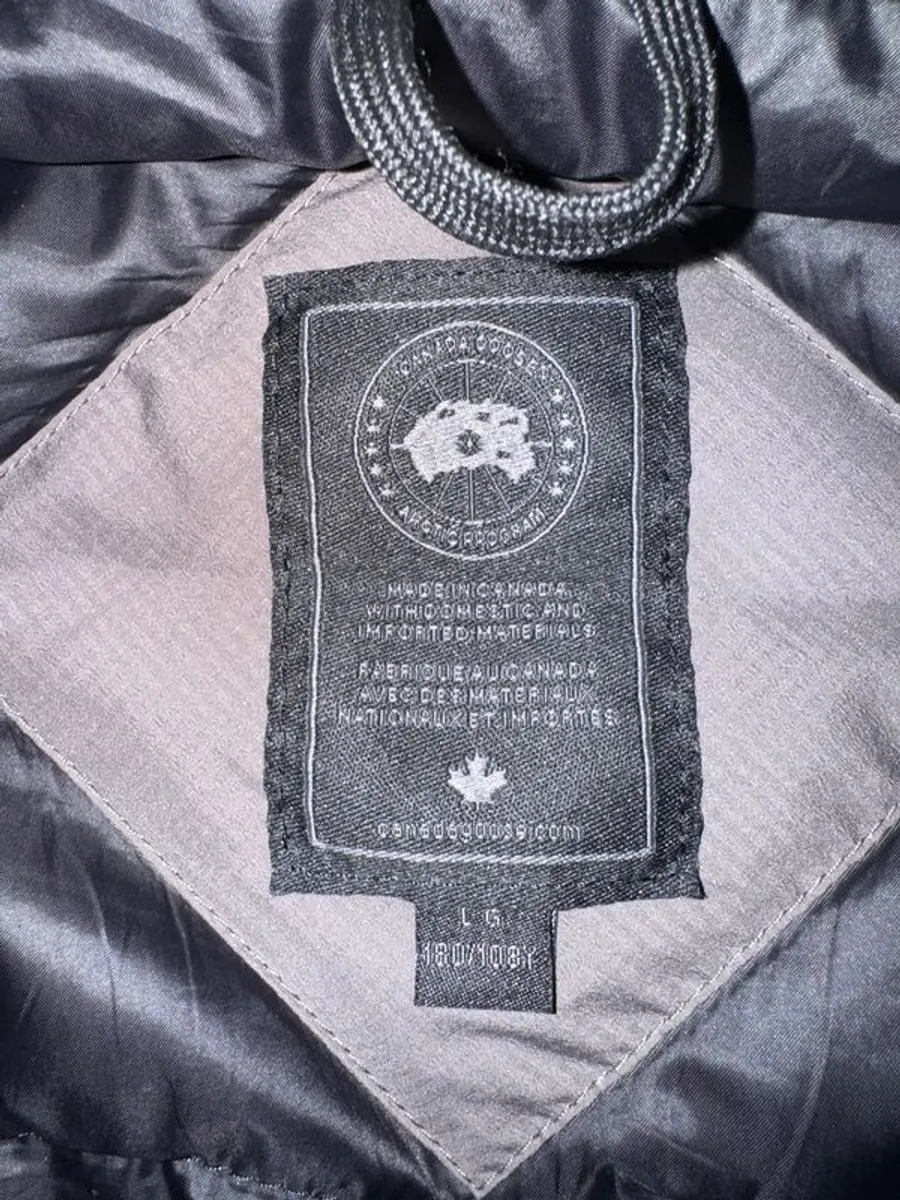 Canada Goose Lodge men's jacket large - Image 3