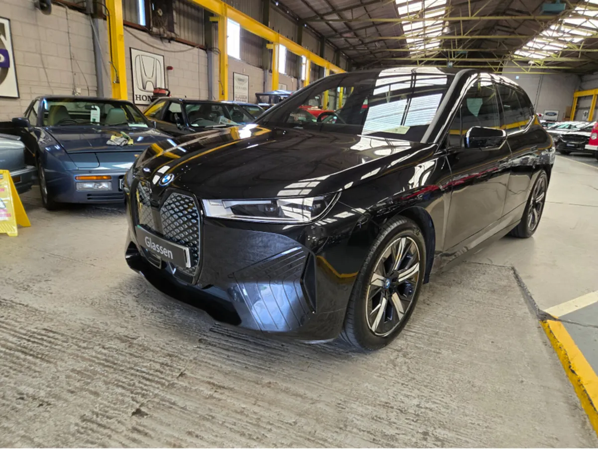 BMW iX XDRIVE40 M SPORT// STUNNING CAR// FULLY LOA - Image 3