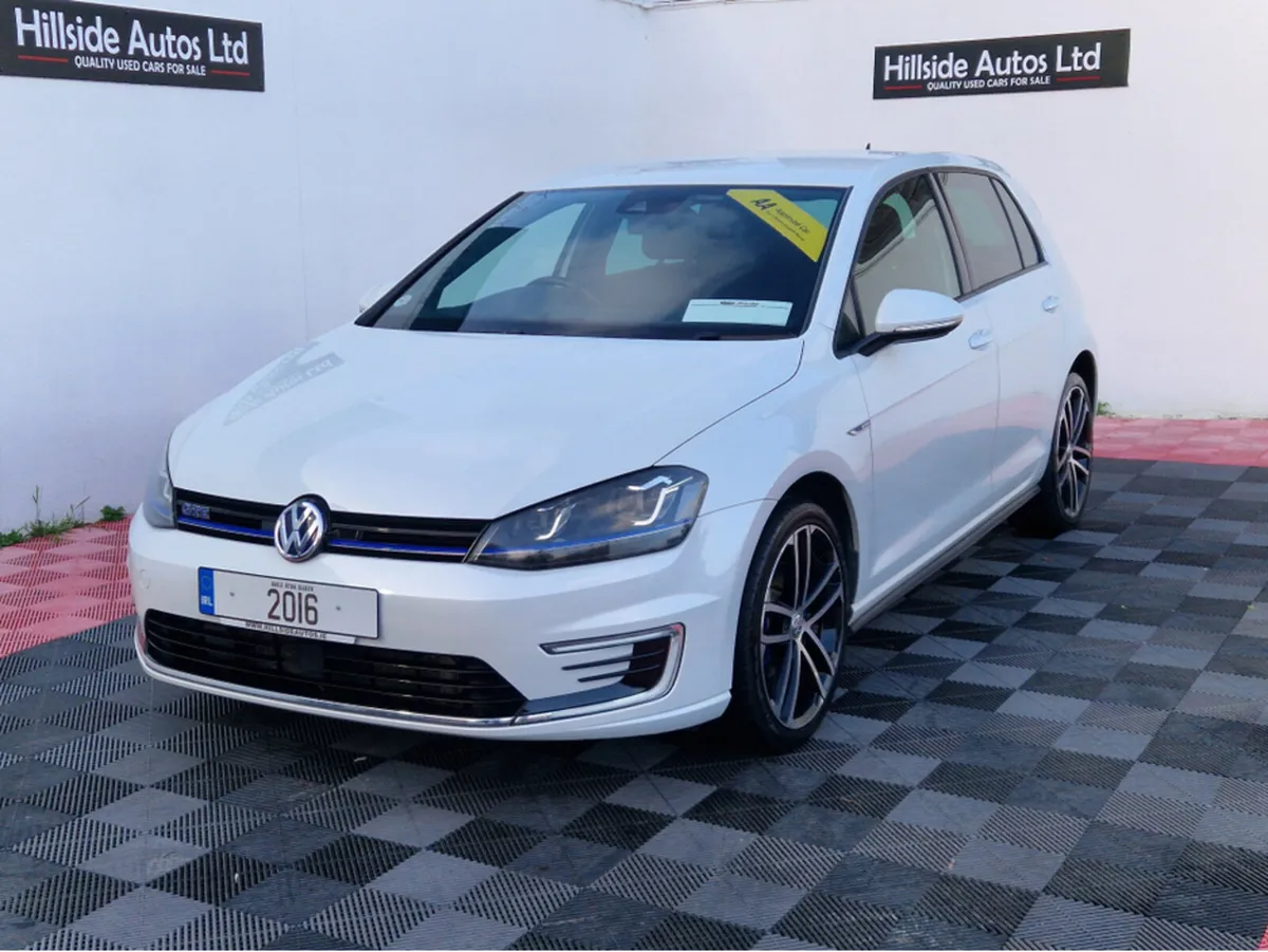 Volkswagen Golf *DEPOSIT NOW TAKEN*  GTE 1.4 PETRO - Image 3