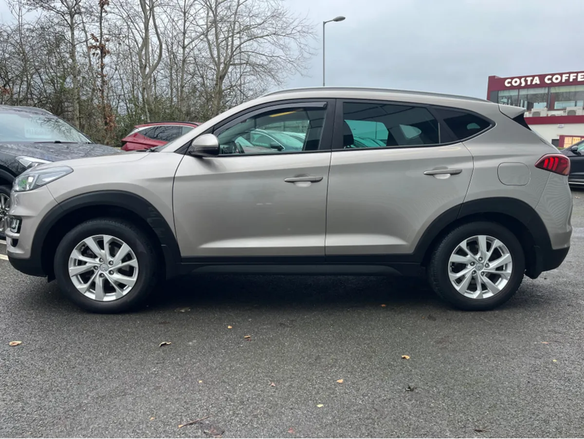 Hyundai Tucson 1.6 DIESEL EXECUTIVE - Image 4