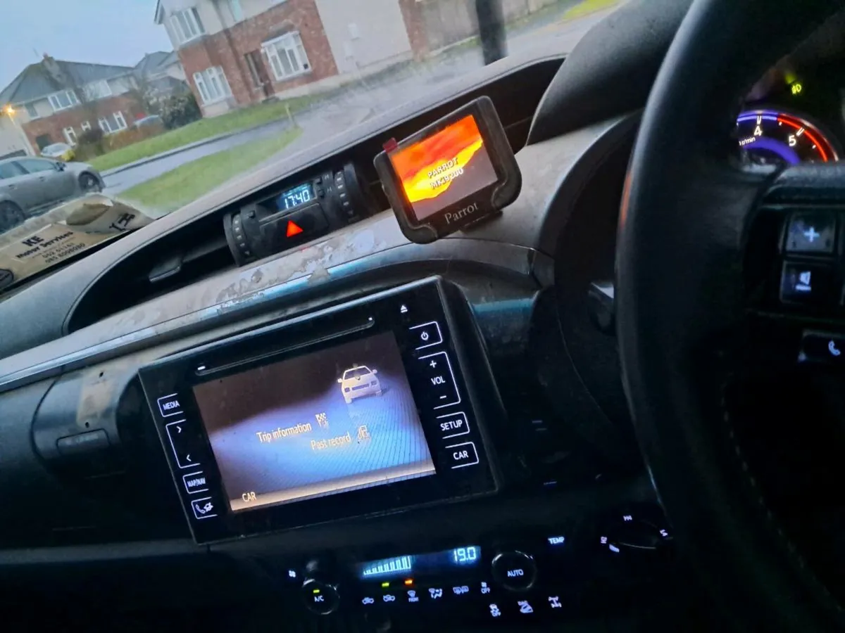 2017 Toyota Hilux-Automatic .2.4 diesel - Image 4