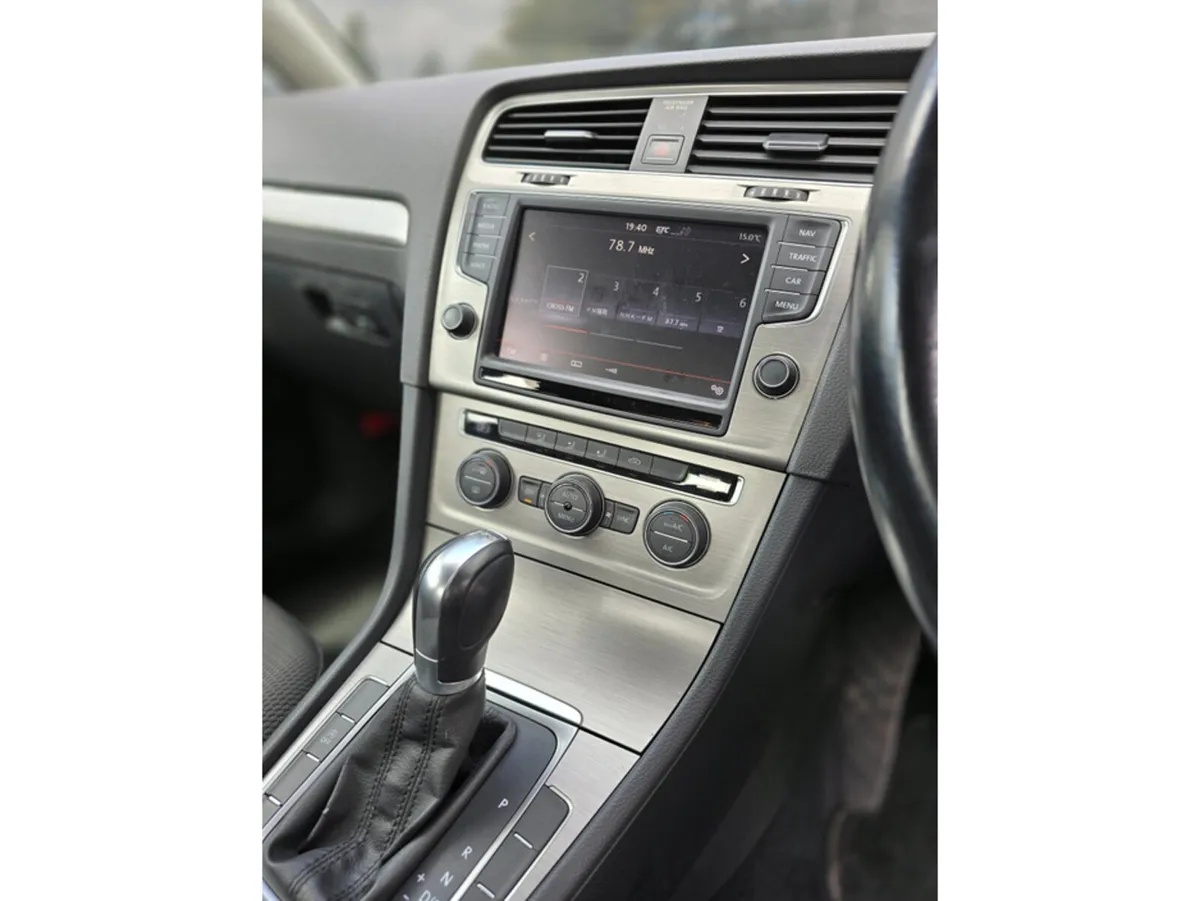 Volkswagen Golf 1.2 TSI AUTO LOW MILEAGE - Image 3