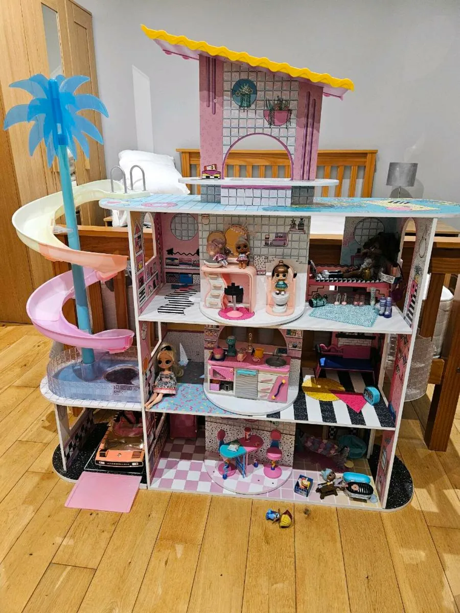 LOL House - Image 1