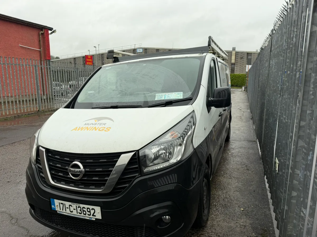 171 Nissan Van - Image 3