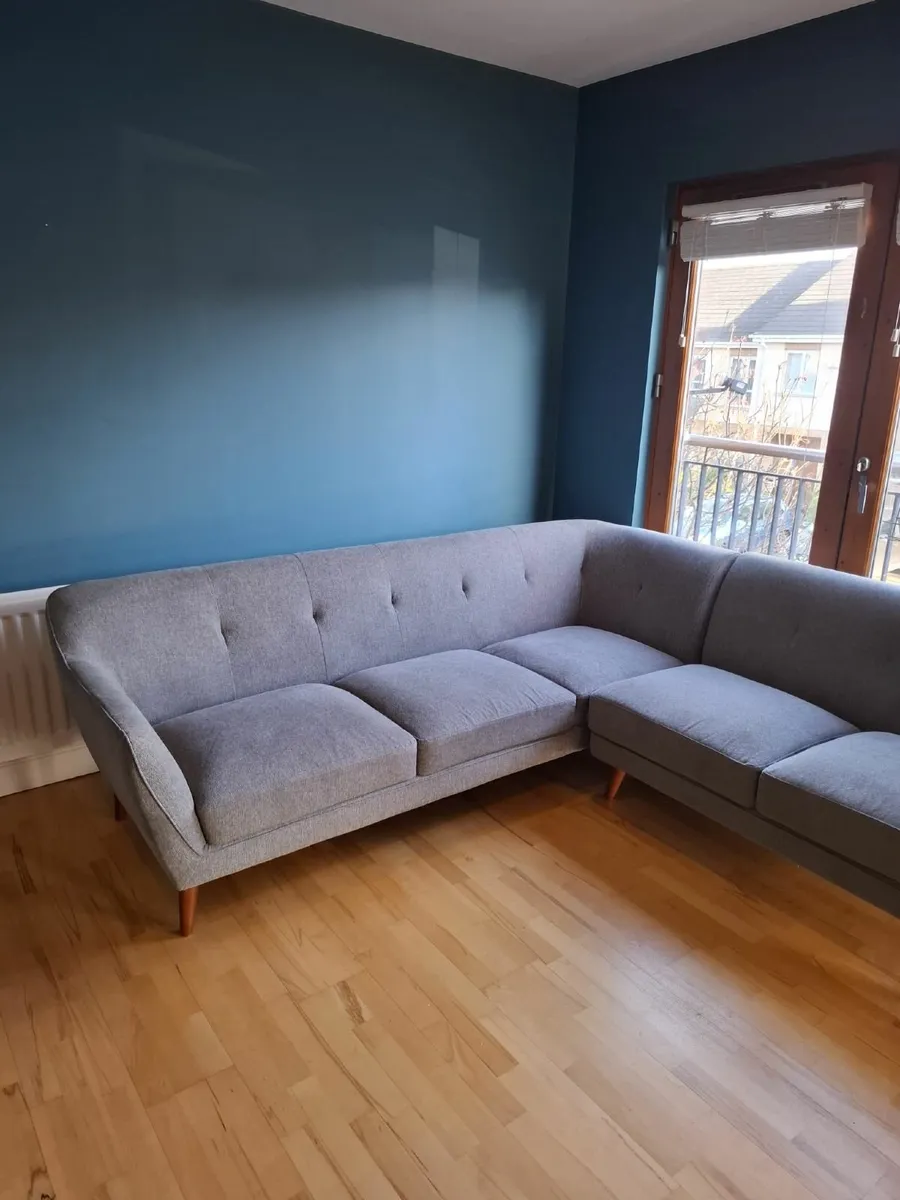 Corner couch - Image 2
