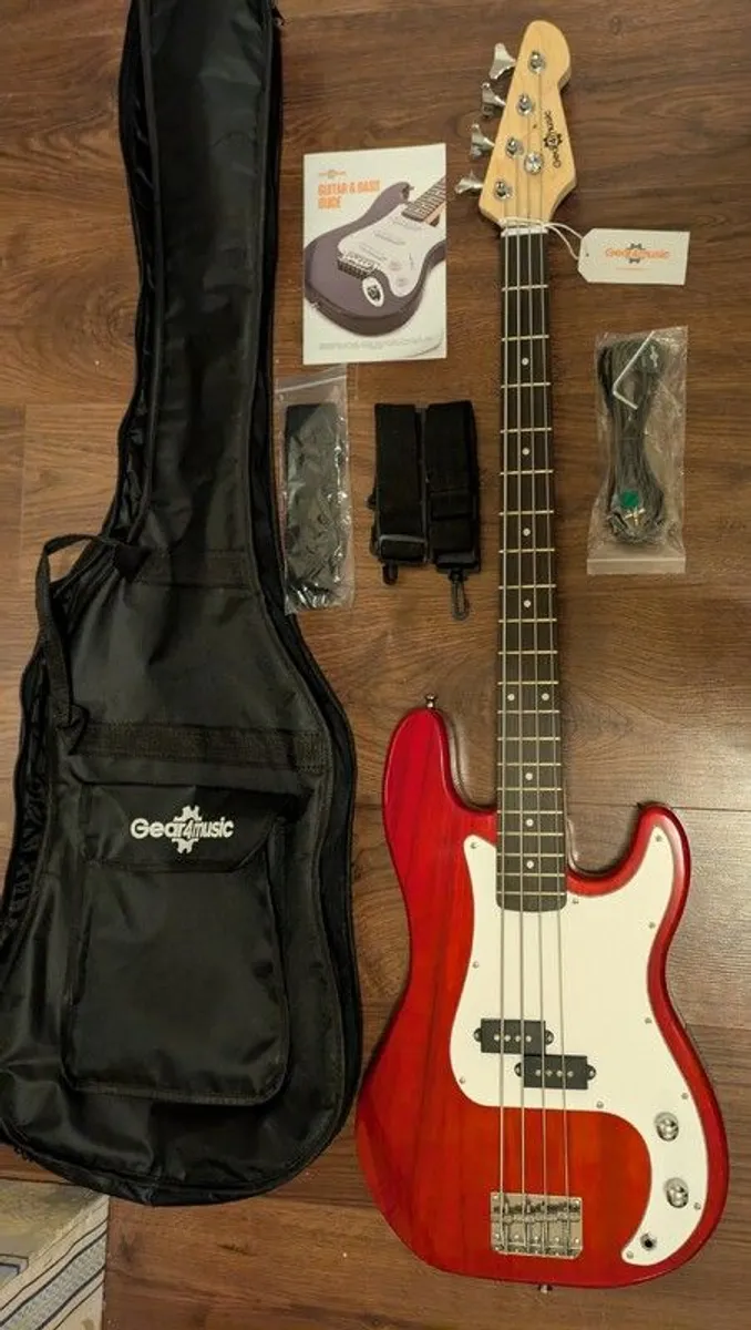 Brand new Gear4music bass - Image 1