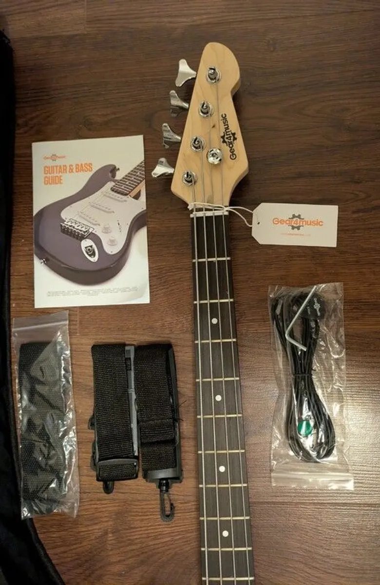 Brand new Gear4music bass - Image 2
