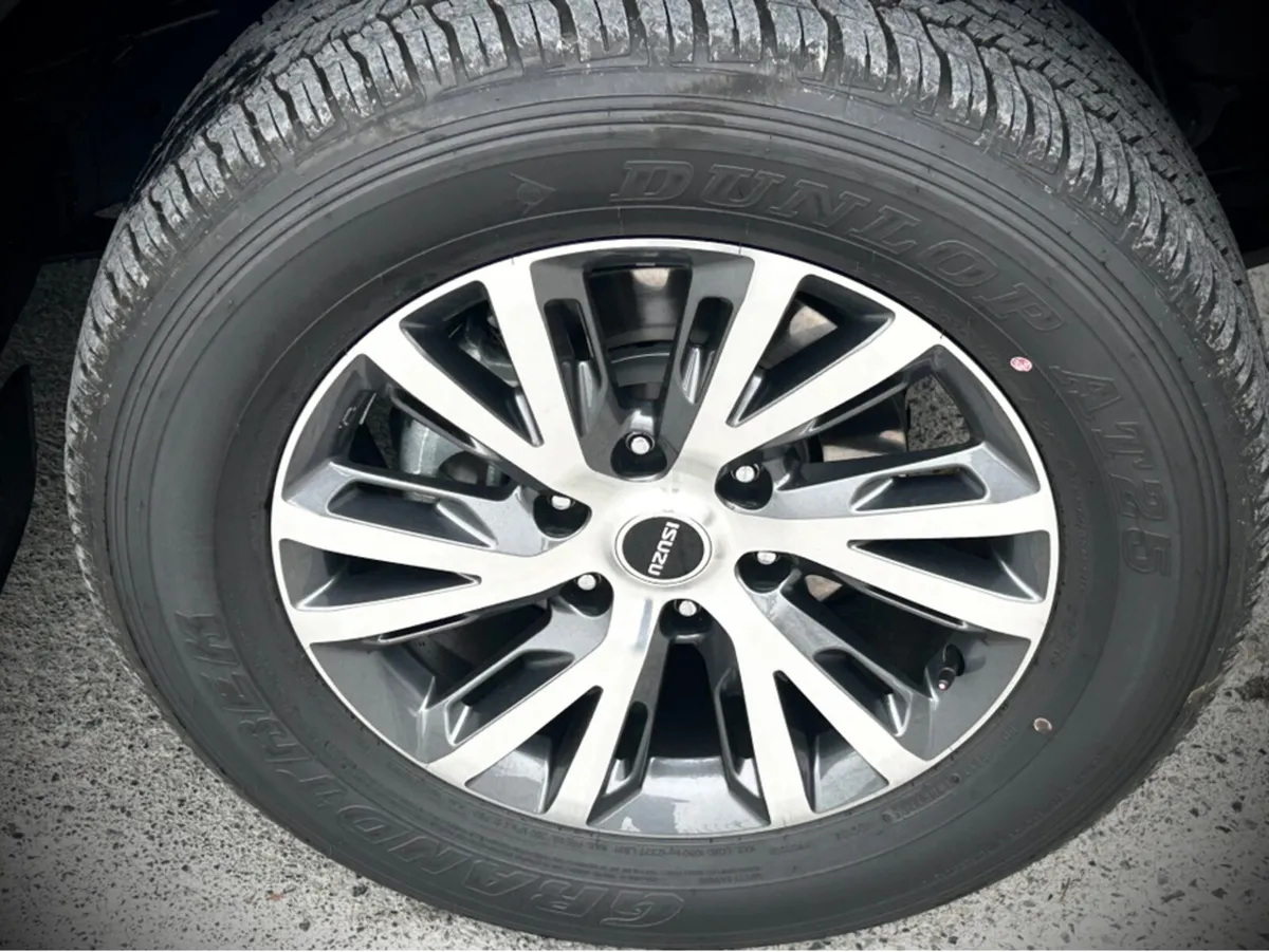 Isuzu D-Max L S  AUTO IN STOCK €333 ROAD TAX - Image 3