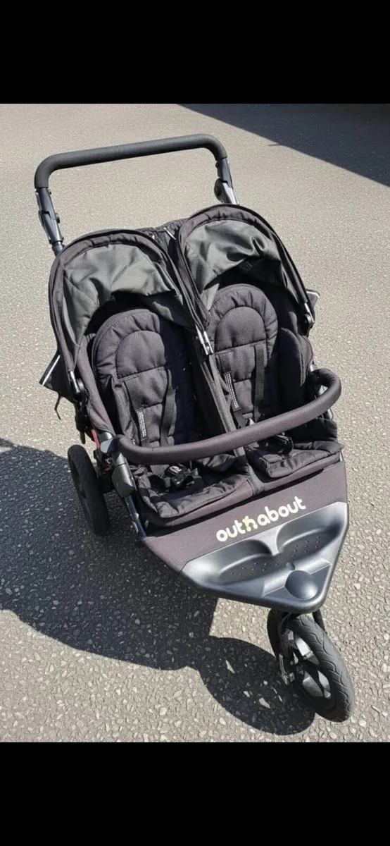 Out n About V4 Double Nipper SPOTLESS! - Image 3