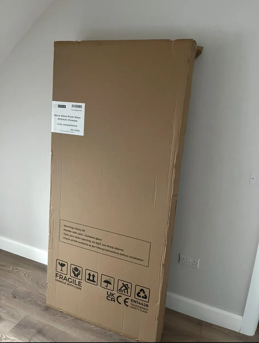 Sena 6mm pivot shower door 900mm chrome - Image 4