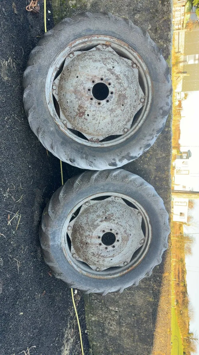 Massey ferguson original rims 36" - Image 1