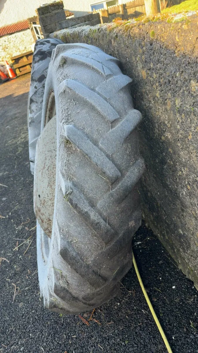 Massey ferguson original rims 36" - Image 2