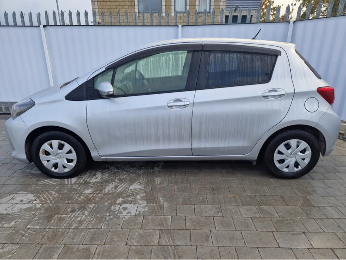 Toyota Vitz DBA-NSP130 5DR AUTO - Image 4