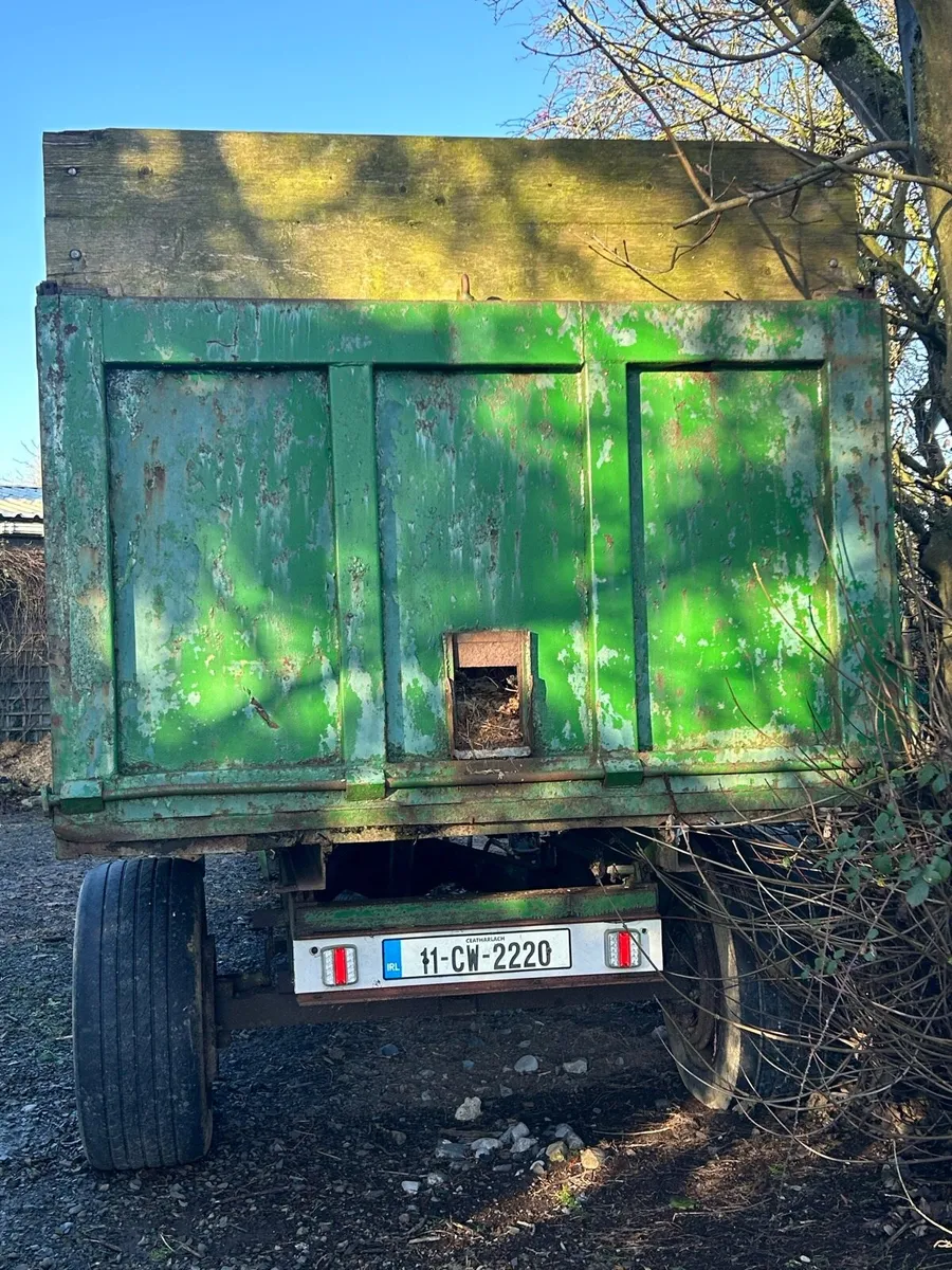 Dung trailer - Image 3