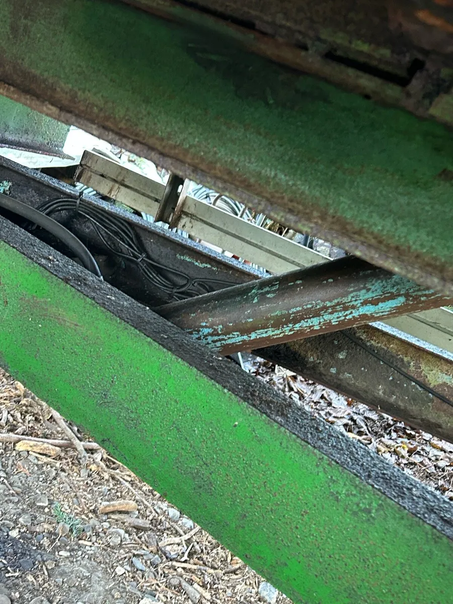 Dung trailer - Image 4