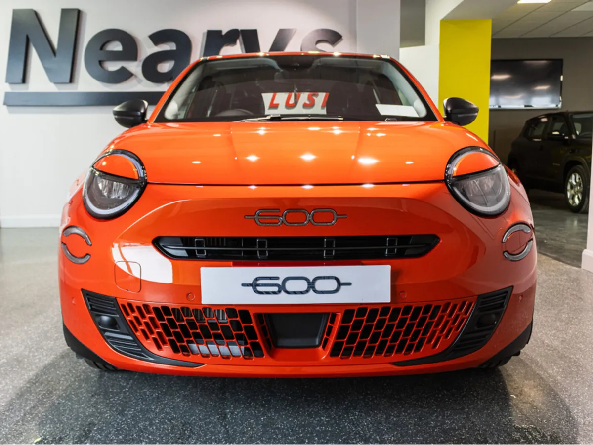 Fiat 600 HYBRID 1.2 100HP DOLCE VITA - Image 2