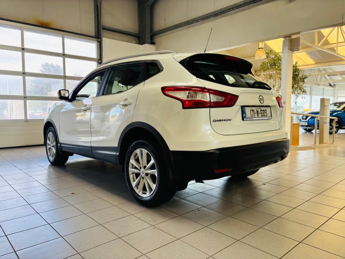 Nissan Qashqai 1.5 SV MY16 E6 4DR - Image 2