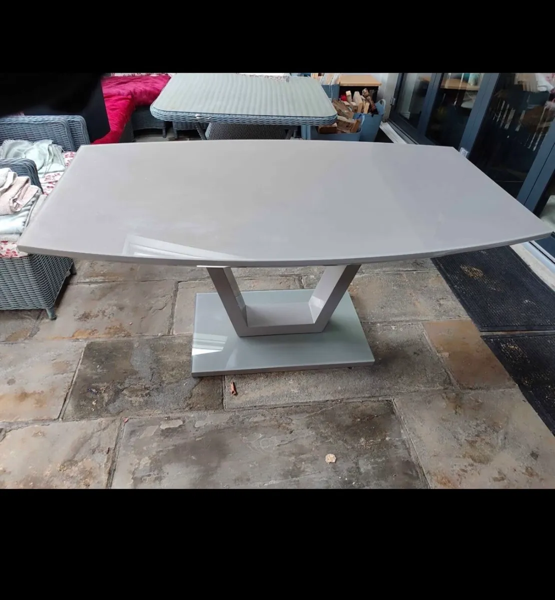 Dining Table 700€ RRP - Image 2