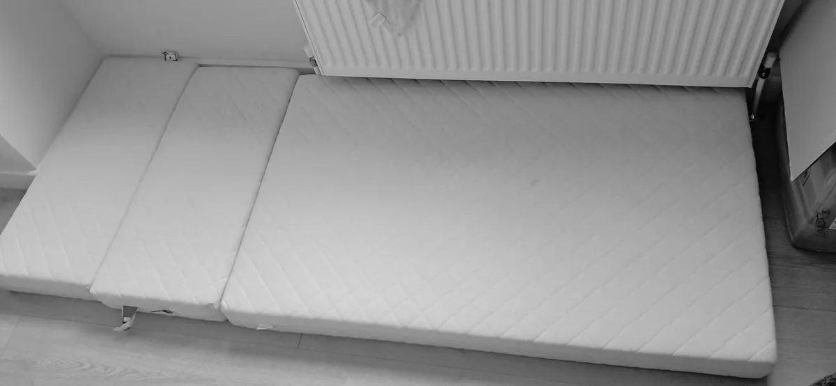 Portable single mattress easy to carry - Image 3