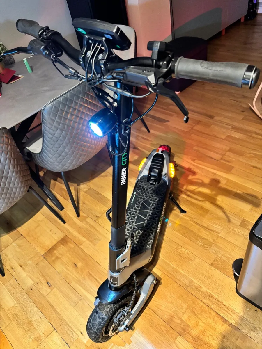 Electric scooter - Image 1