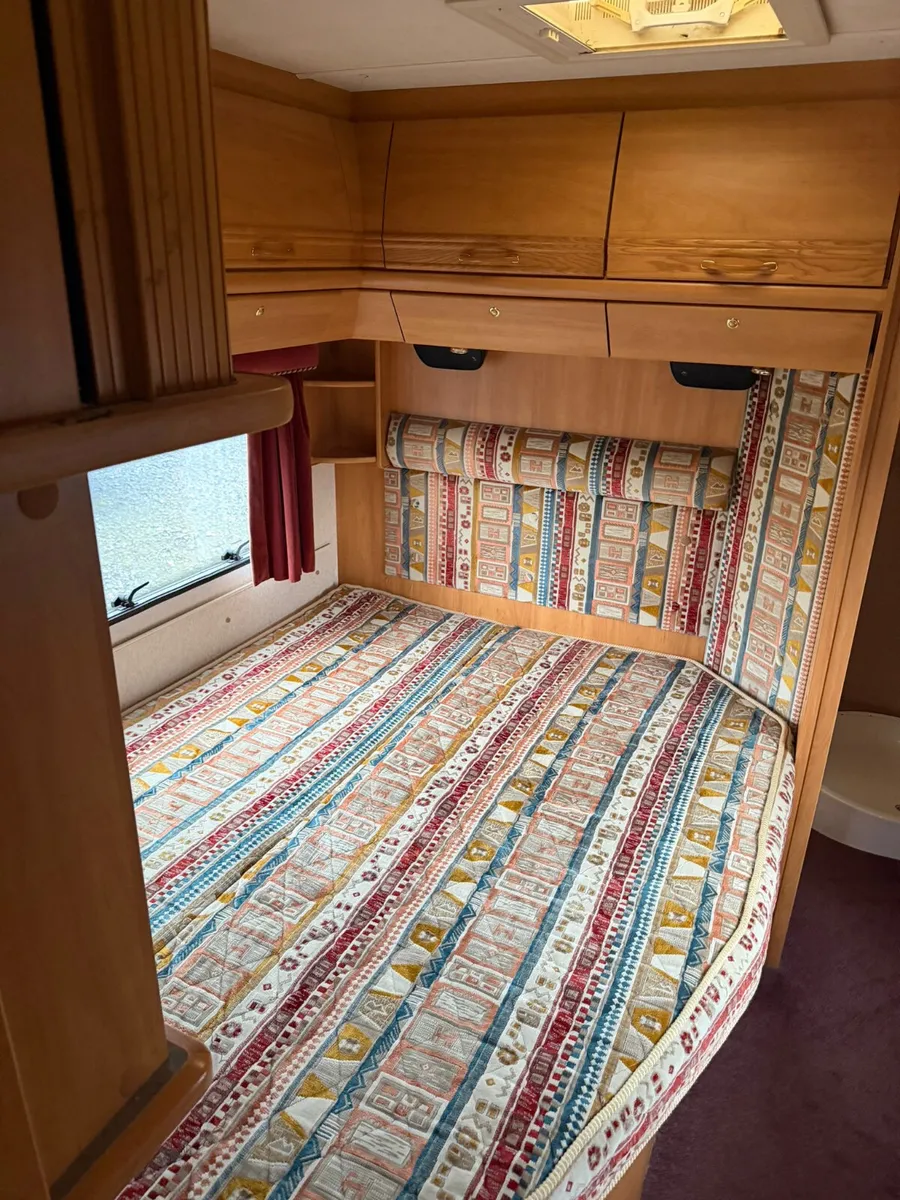 ✨STUNNING SWIFT CONQUEROR 4 BERTH ISLAND BED✨ - Image 4