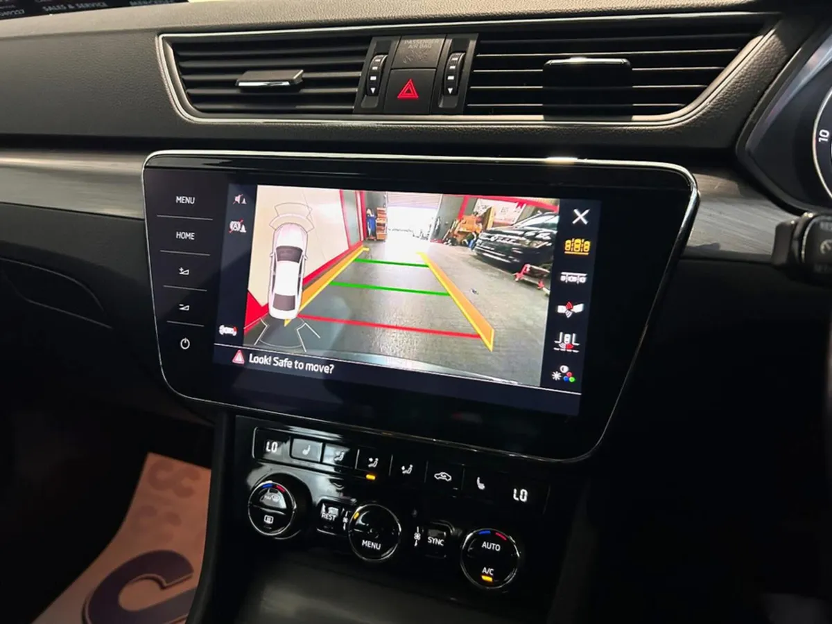 Skoda Superb STYLE 2.0 TDI 122BHP DSG 4DR AUTO - Image 4