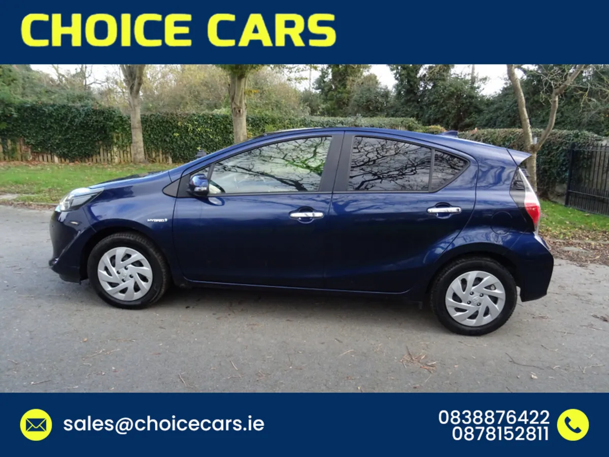 Toyota Aqua 1.5 AUTO HYBRID KEYLESS GO - Image 3