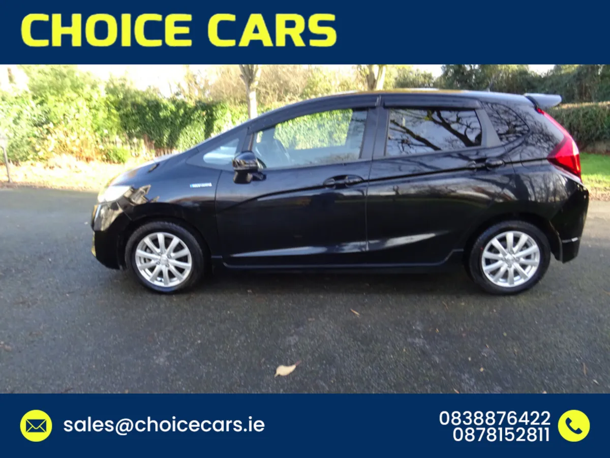 Honda Fit 1.5 AUTO HYBRID RS SPEC - Image 3