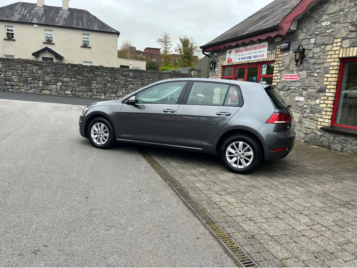 Volkswagen Golf TRENDLINE 1.0 TSI MANUAL 6SPEED FW - Image 2