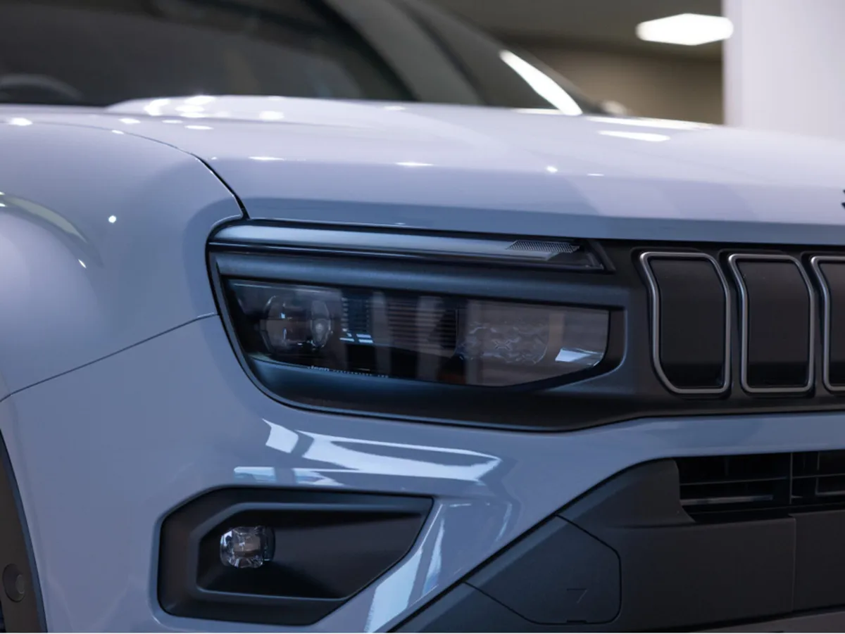 Jeep Avenger 4XE Upland - Image 3