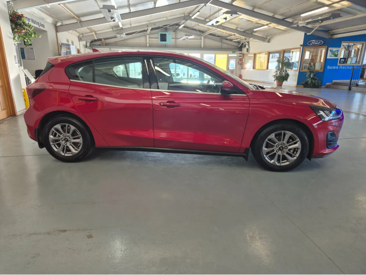 Ford Focus TITANIUM 5DR 1.0L 125 MHEV 6 - Image 2