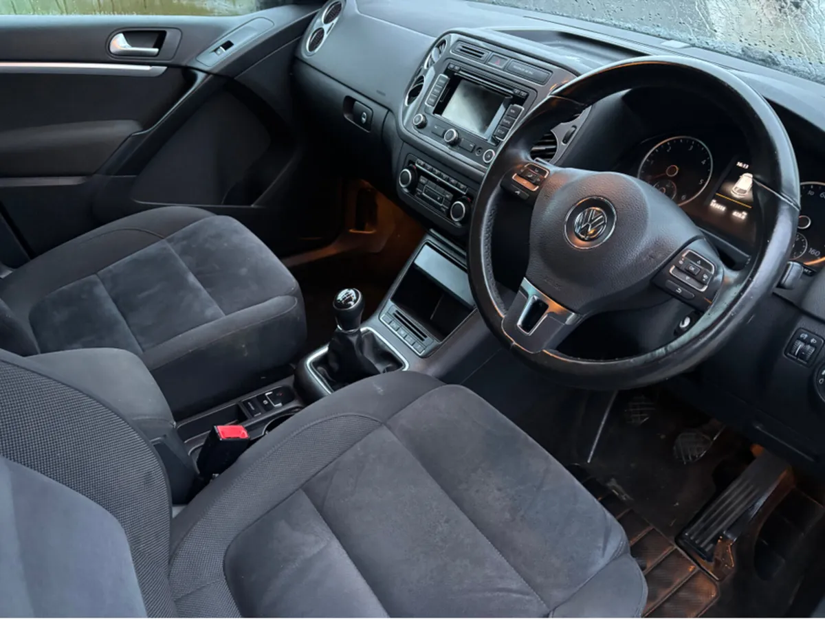Volkswagen Tiguan 2.0 TDI MATCH BLUEMOTION 2WD 1 1 - Image 4