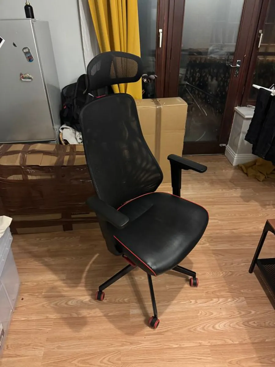 Ergonomic office/gaming chair - Image 1