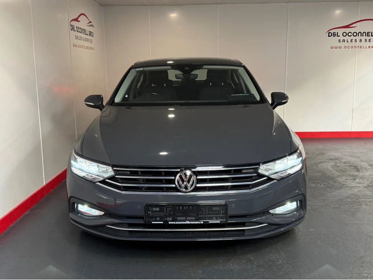 Volkswagen Passat SE NAV TDI ONLY 57K MILES! - Image 4