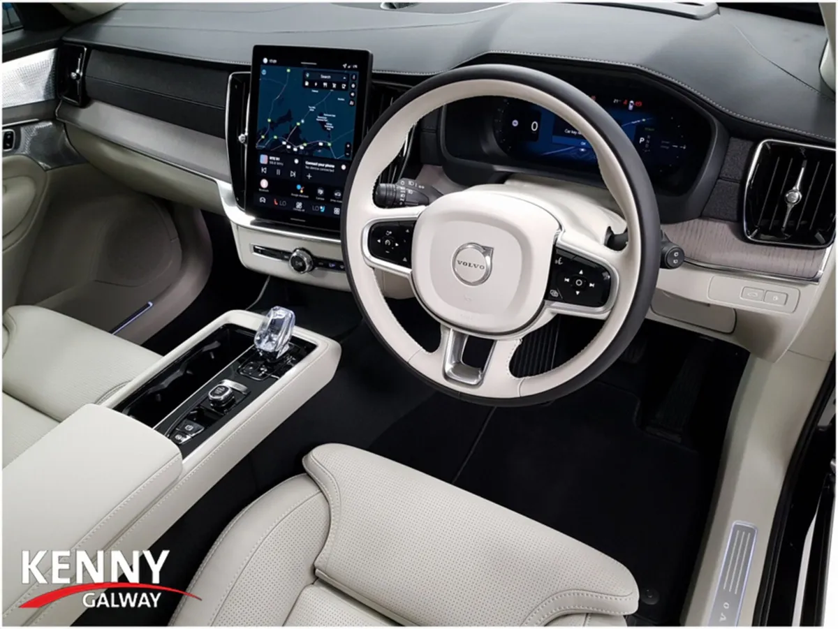 Volvo XC90 ULTRA DARK NO MILEAGE PHEV AWD PLUG-IN - Image 2