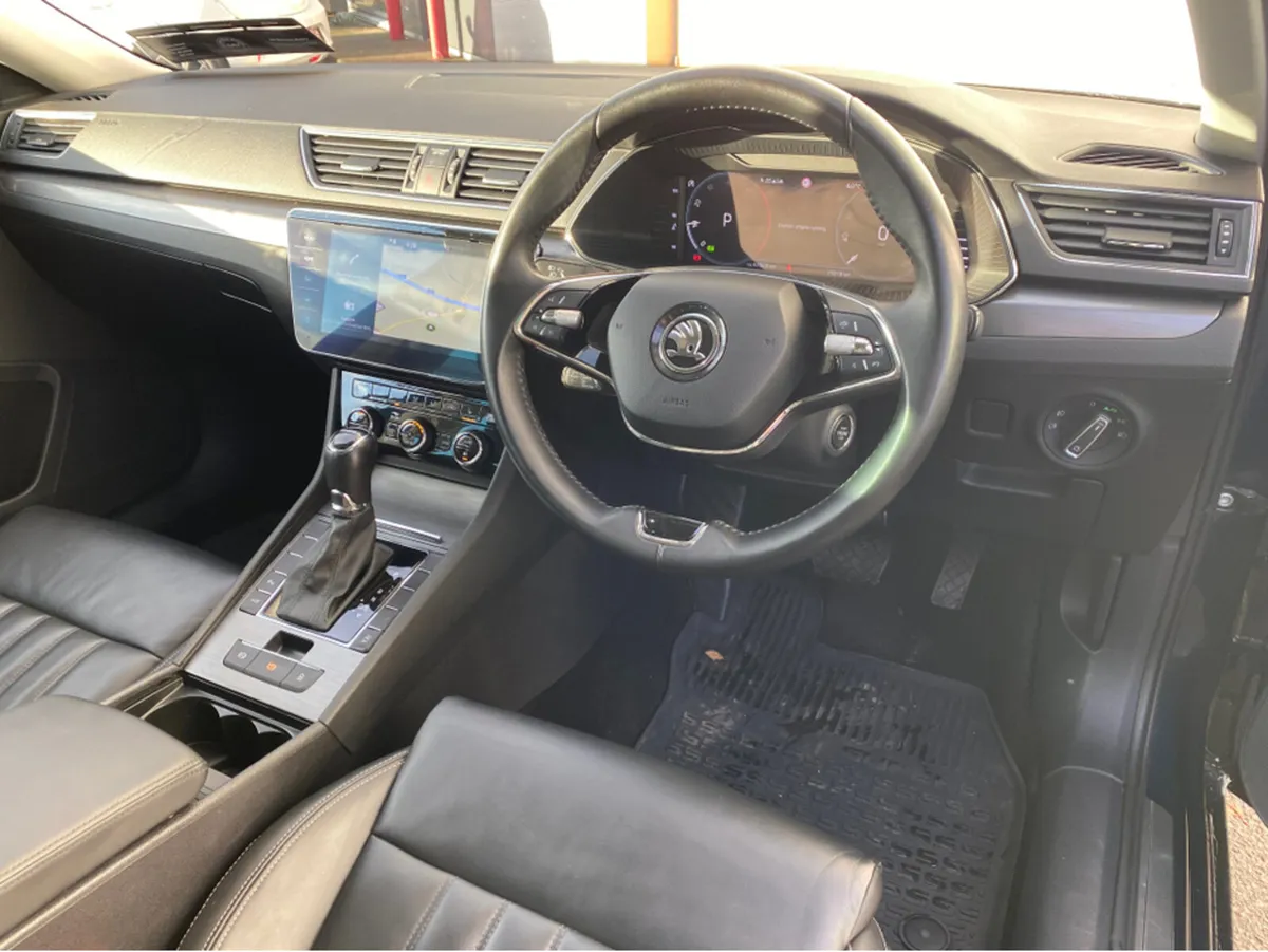 Skoda Superb STYLE 2.0TDI 150 DSG COMBI - Image 2