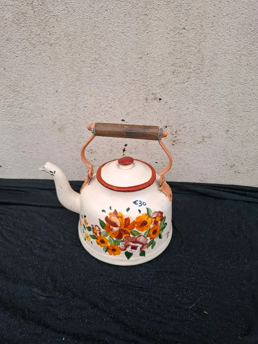 Painted kettle tea pot postage possible - Image 1