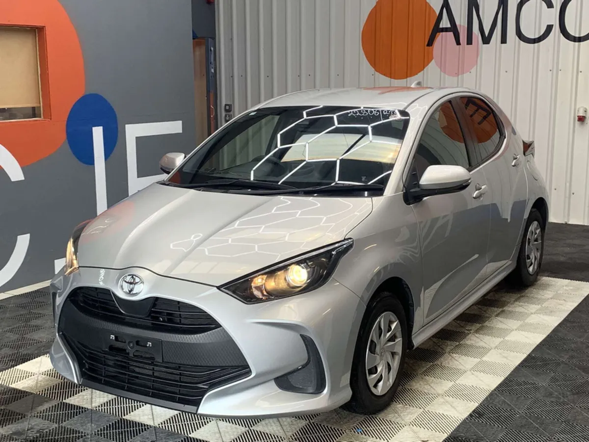 Toyota Yaris ONLY €15950! Toyota Yaris 1.0 /Revers - Image 3