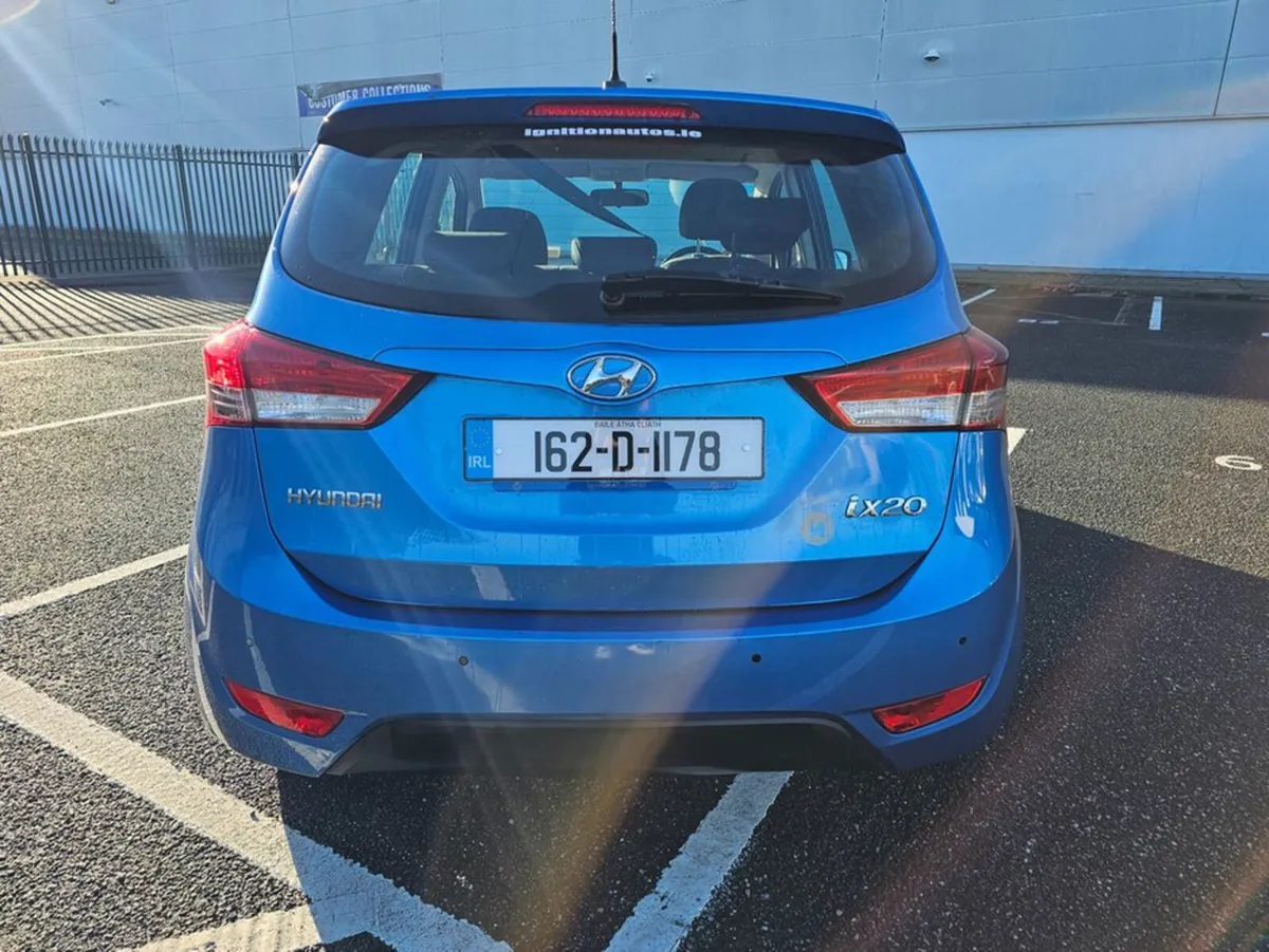 Hyundai ix20 1.4 PETROL, DELUXE MODEL, LOW MILEAGE - Image 3