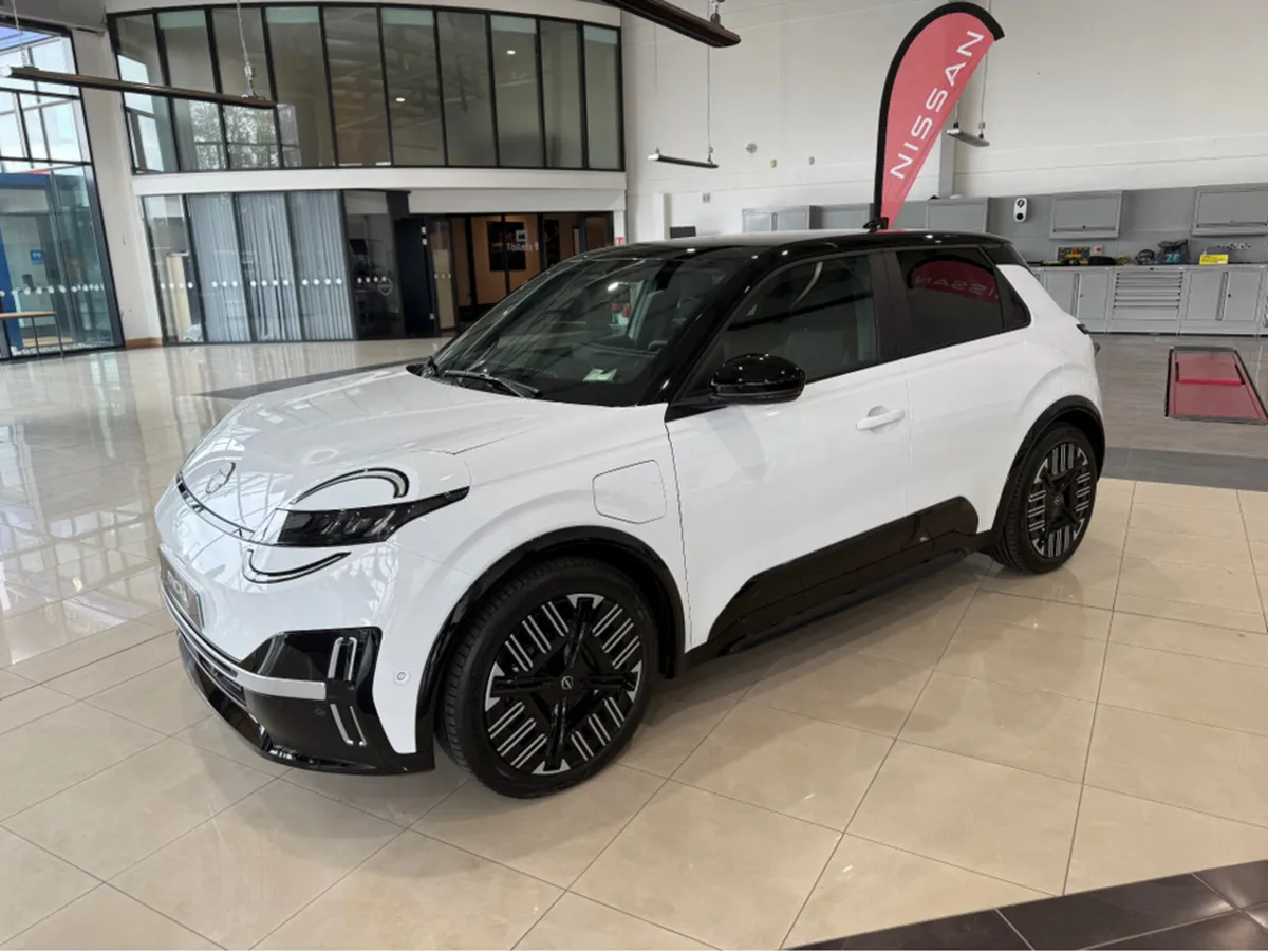 Nissan Micra 52 kWh ADVANCE - Image 1