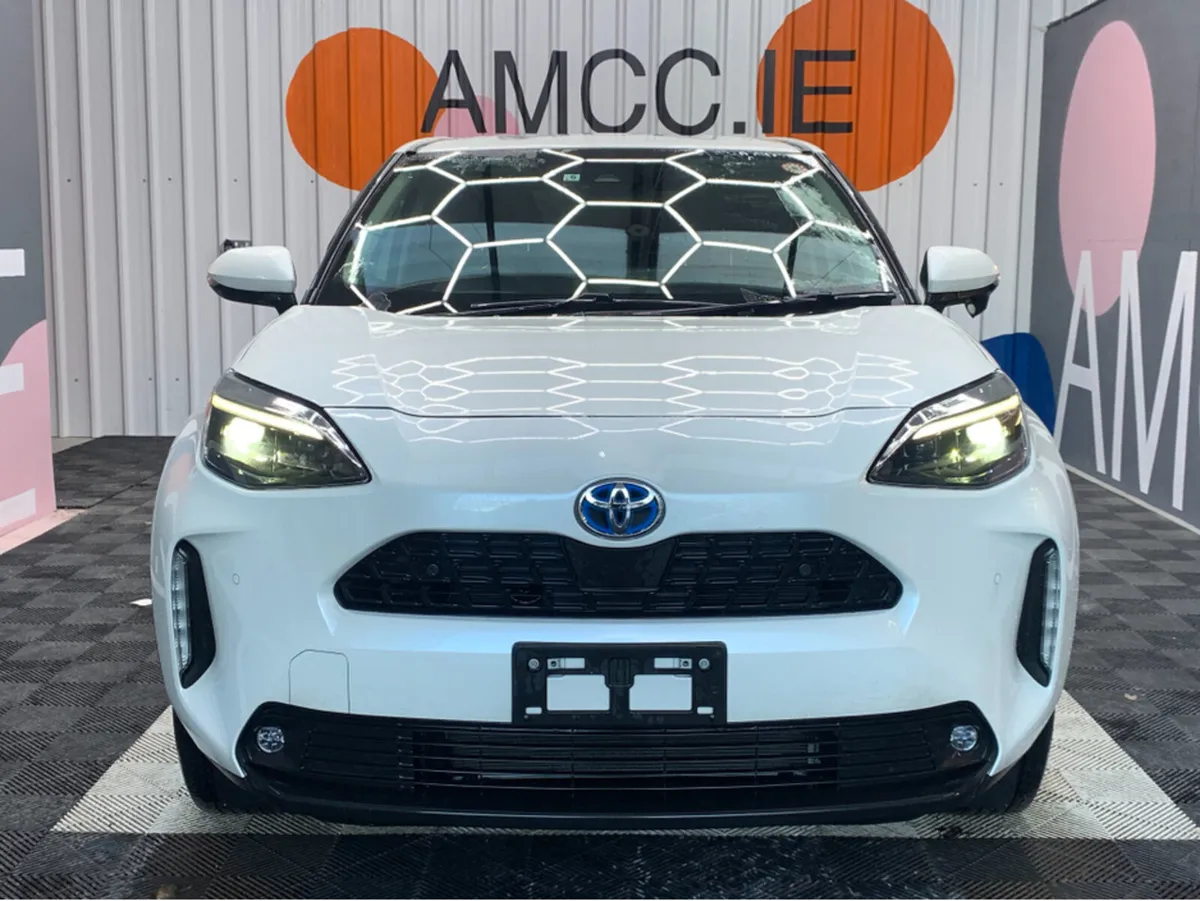 Toyota Yaris Cross HYBRID G 4WD / 75k KMs / Revers - Image 2