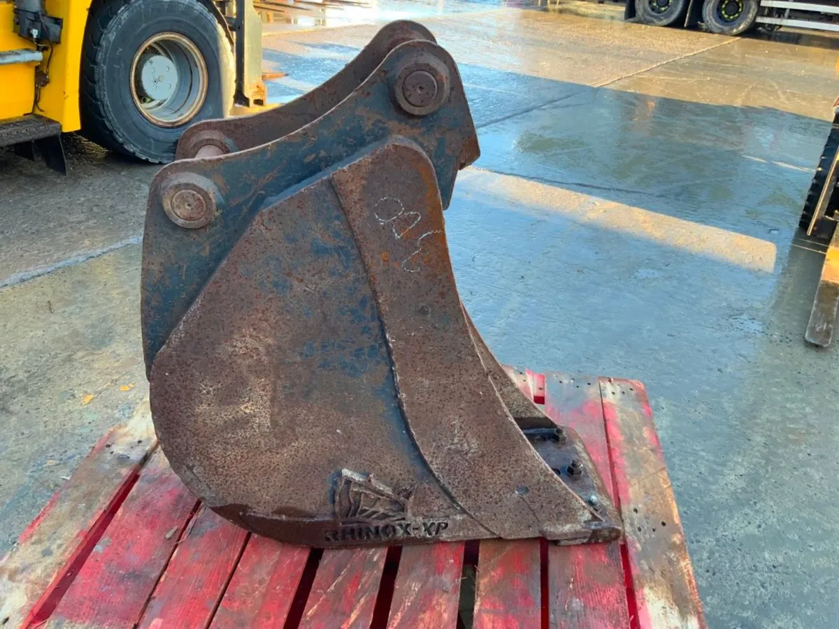 12" DIGGING BUCKET....45mm PINS.......1351t. - Image 4