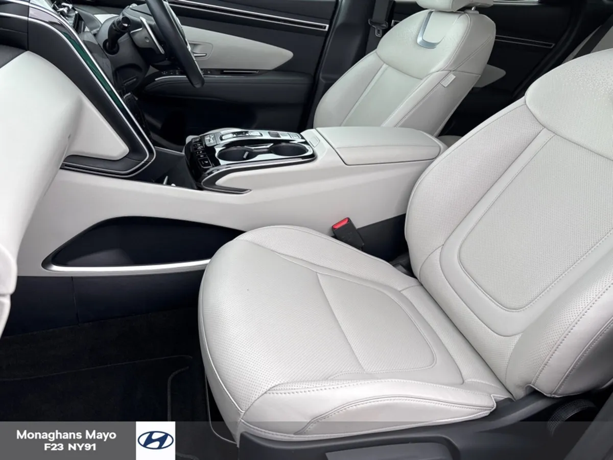 Hyundai Tucson EXECUTIVE PLUS 1.6 PETROL PLUG IN H - Image 4